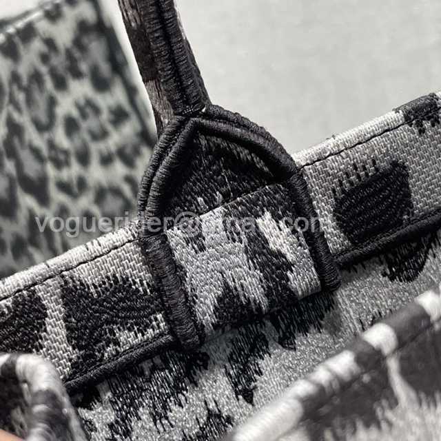 M1286 41 Embroidery M1286 41 Embroidery