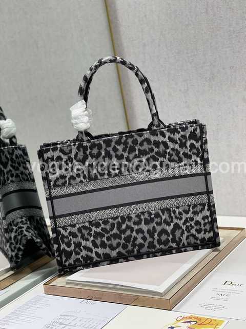 M1287 36 Embroidery M1287 36 Embroidery