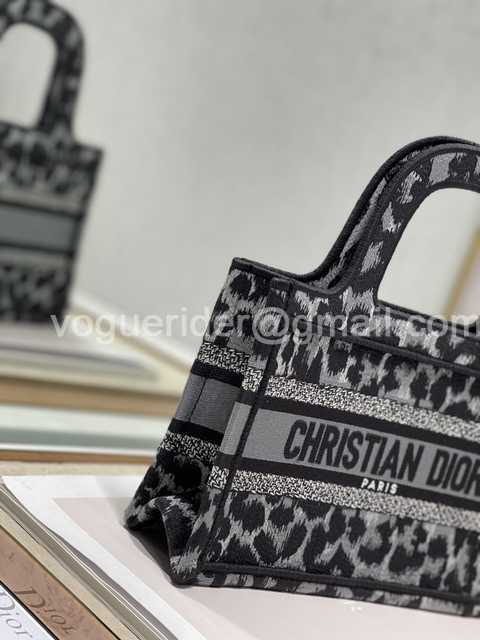 M1286 22 Embroidery M1286 22 Embroidery