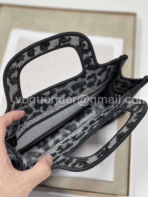 M1286 22 Embroidery M1286 22 Embroidery