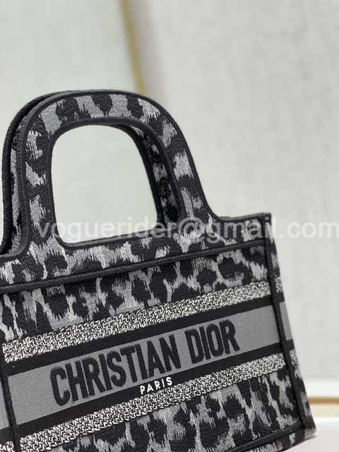 M1286 22 Embroidery M1286 22 Embroidery