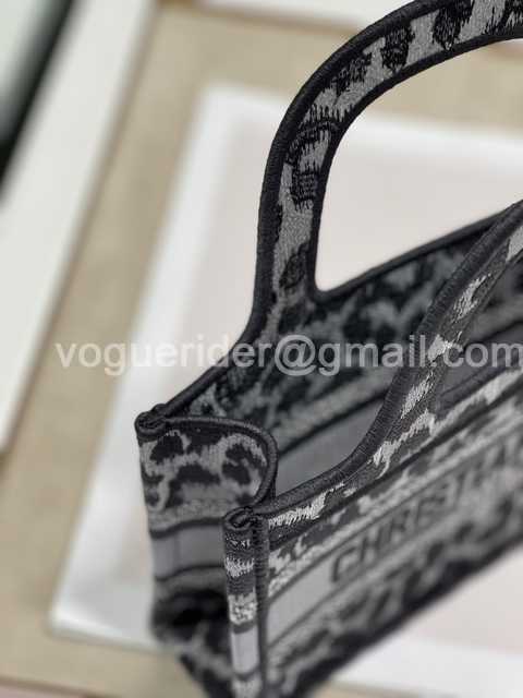 M1286 22 Embroidery M1286 22 Embroidery