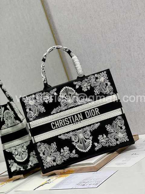 M1286 41 Embroidery M1286 41 Embroidery