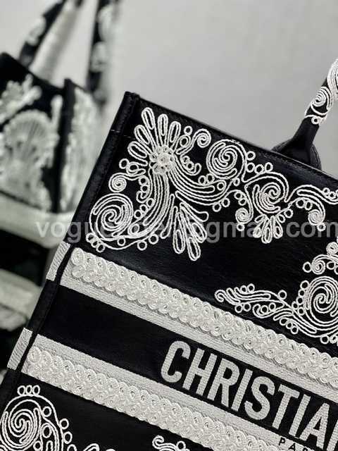 M1286 41 Embroidery M1286 41 Embroidery
