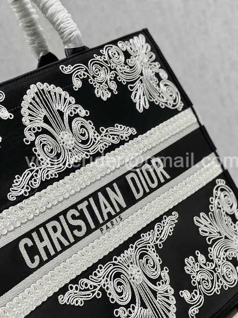 M1286 41 Embroidery M1286 41 Embroidery