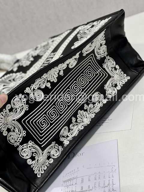 M1286 41 Embroidery M1286 41 Embroidery