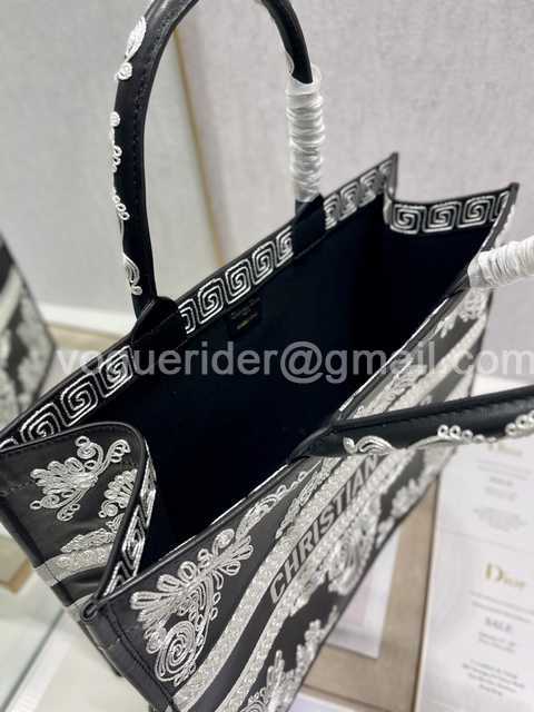 M1286 41 Embroidery M1286 41 Embroidery