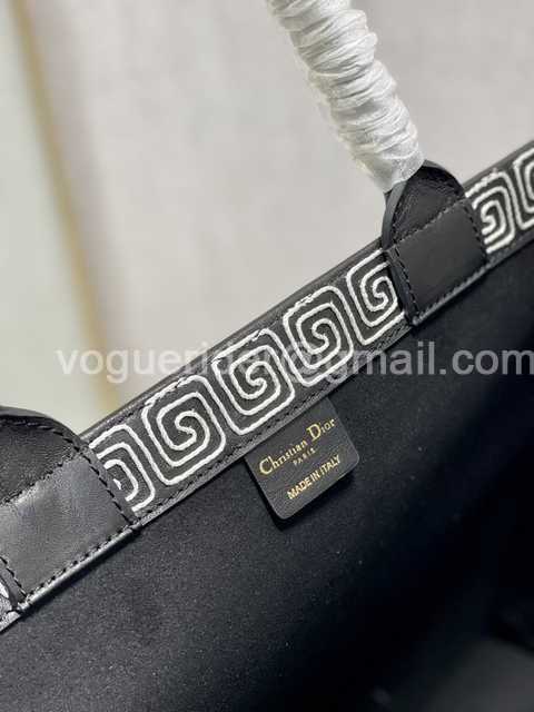 M1286 41 Embroidery M1286 41 Embroidery