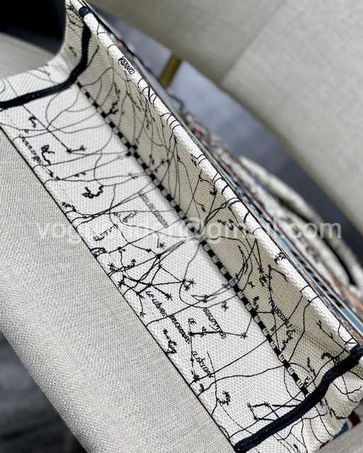 M1287 36 Embroidery M1287 36 Embroidery