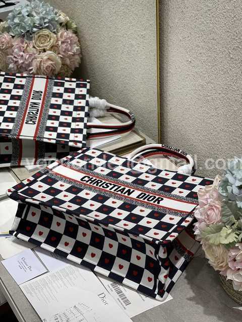 M1286 41 Embroidery M1286 41 Embroidery