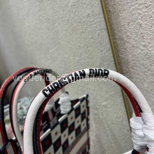 M1286 41 Embroidery M1286 41 Embroidery