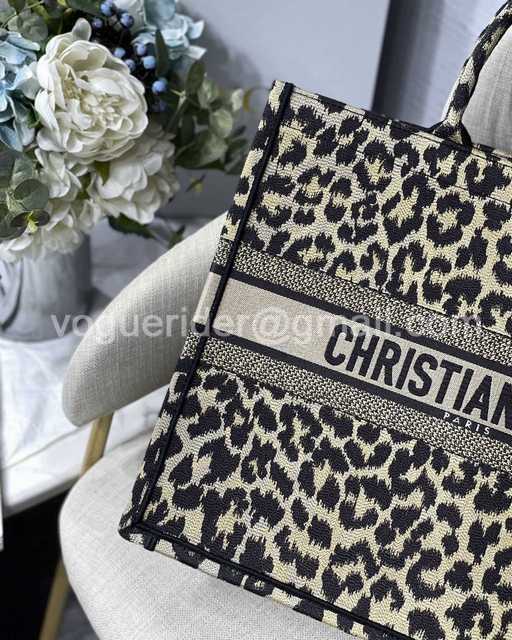 M1286 41 Embroidery M1286 41 Embroidery