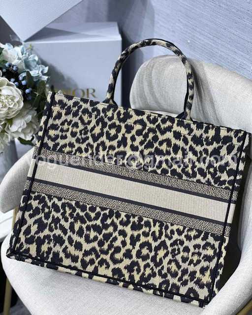 M1286 41 Embroidery M1286 41 Embroidery