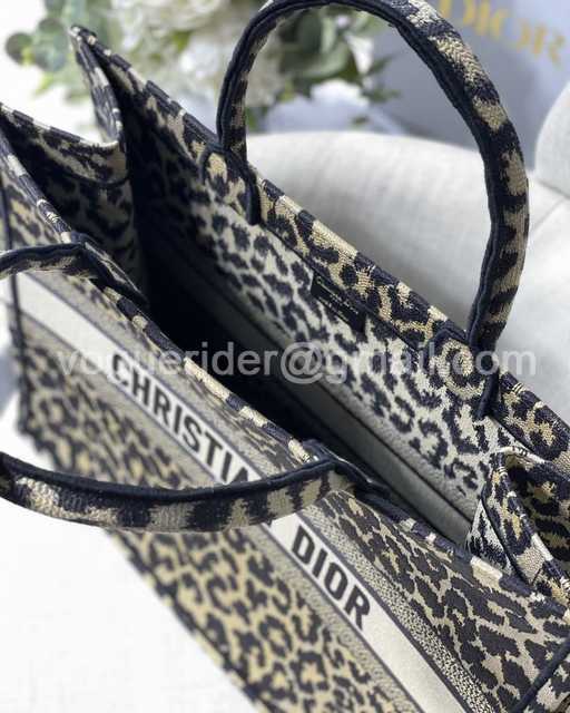 M1286 41 Embroidery M1286 41 Embroidery
