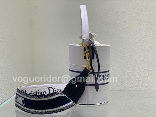 Vibe Bucket Leather 22 Vibe Bucket Leather 22