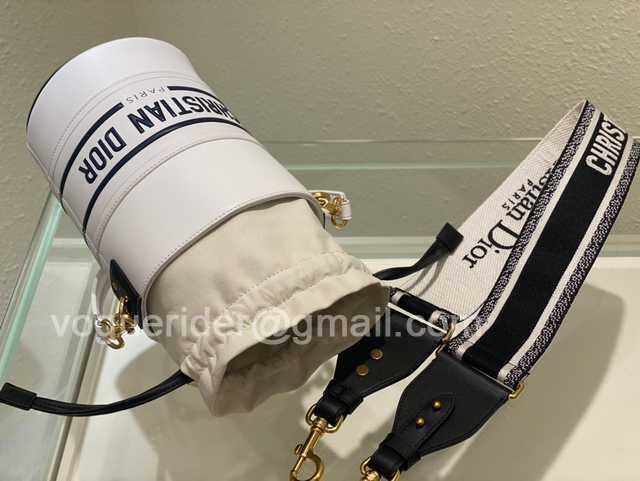 Vibe Bucket Leather 22 Vibe Bucket Leather 22