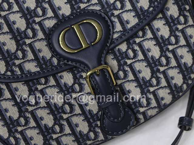 Bobby Oblique M8010 22 Bobby Oblique M8010 22