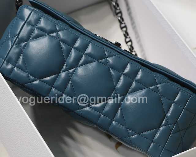 M8017 Caro 25 M8017 Caro 25