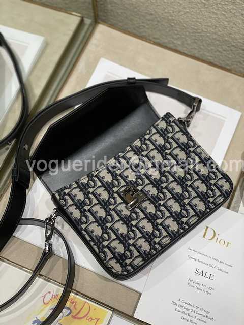 214 Clutch 19 214 Clutch 19