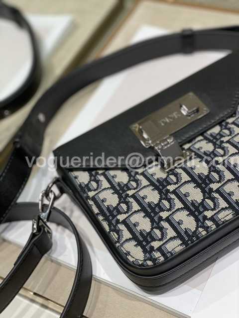 214 Clutch 19 214 Clutch 19