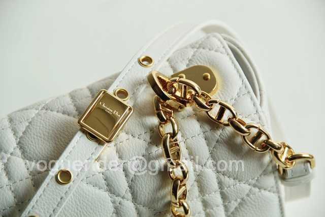 M8016 Caro 28 M8016 Caro 28