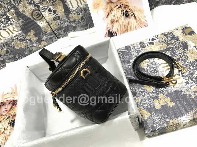 S5488 Travel 18 S5488 Travel 18