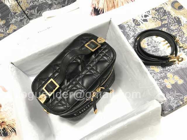 S5488 Travel 18 S5488 Travel 18