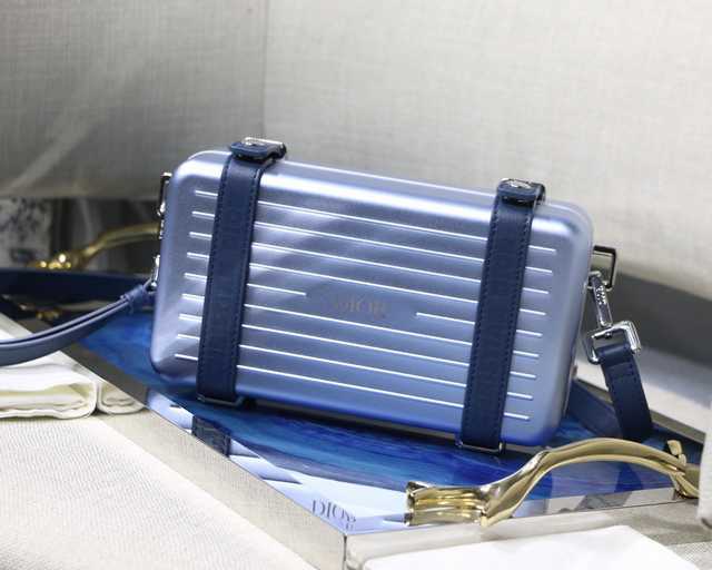 M8005 Rimowa 20