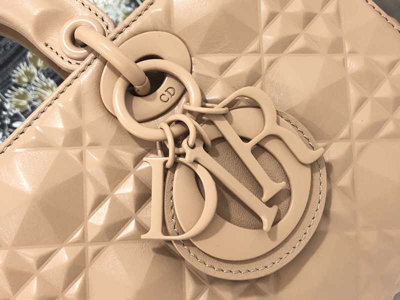 M0540 D-Joy 26 Diamond Pattern M0540 D-Joy 26 Diamond Pattern