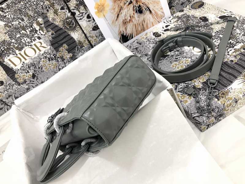 M0540 D-Joy 26 Diamond Pattern M0540 D-Joy 26 Diamond Pattern