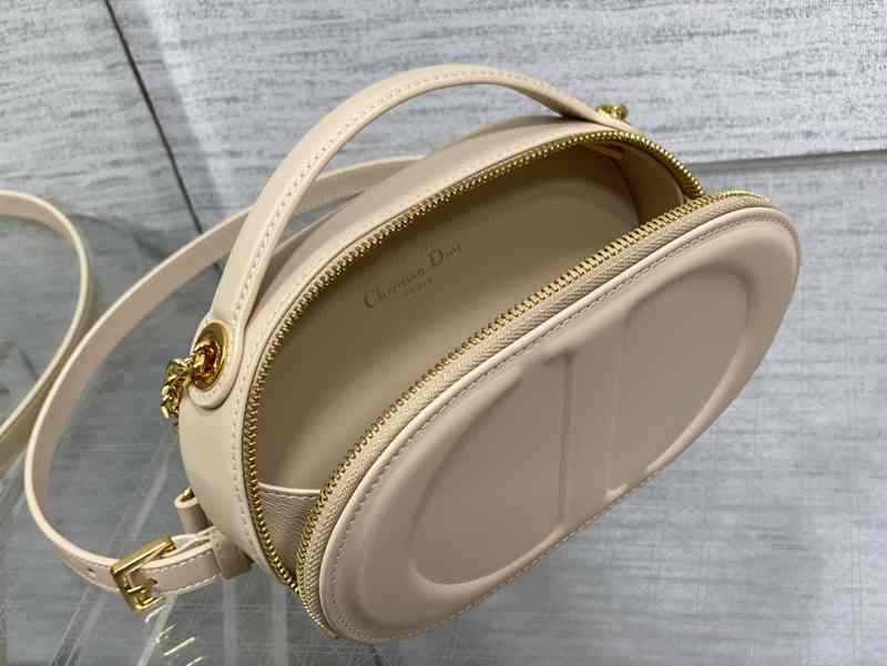 3331 Signature Camera Bag 18 3331 Signature Camera Bag 18