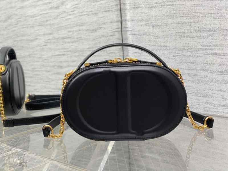 3331 Signature Camera Bag 18 3331 Signature Camera Bag 18