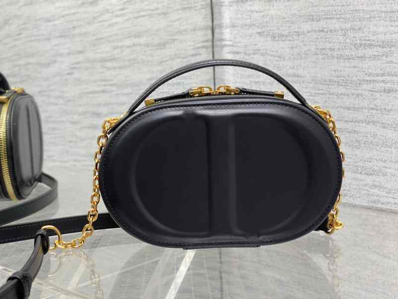 3331 Signature Camera Bag 18 3331 Signature Camera Bag 18