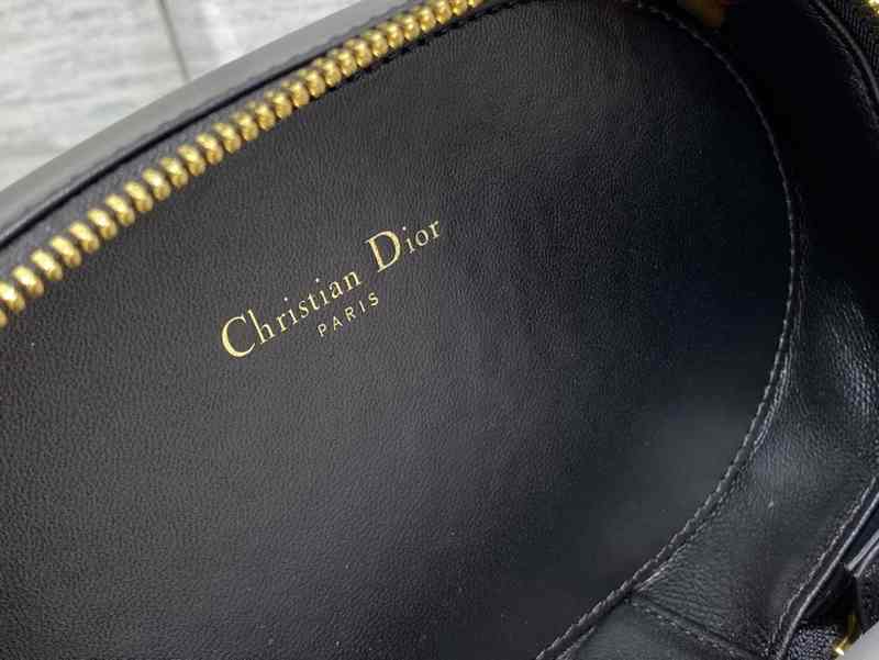 3331 Signature Camera Bag 18 3331 Signature Camera Bag 18