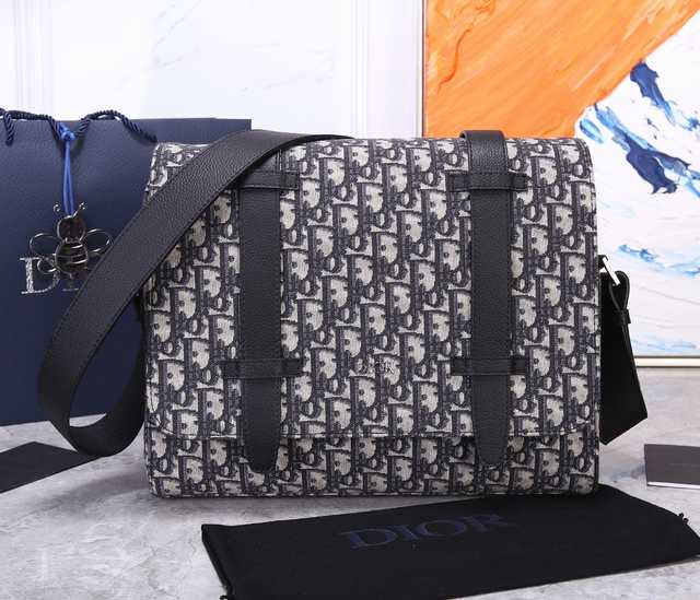 93344 Messenger Bag 34