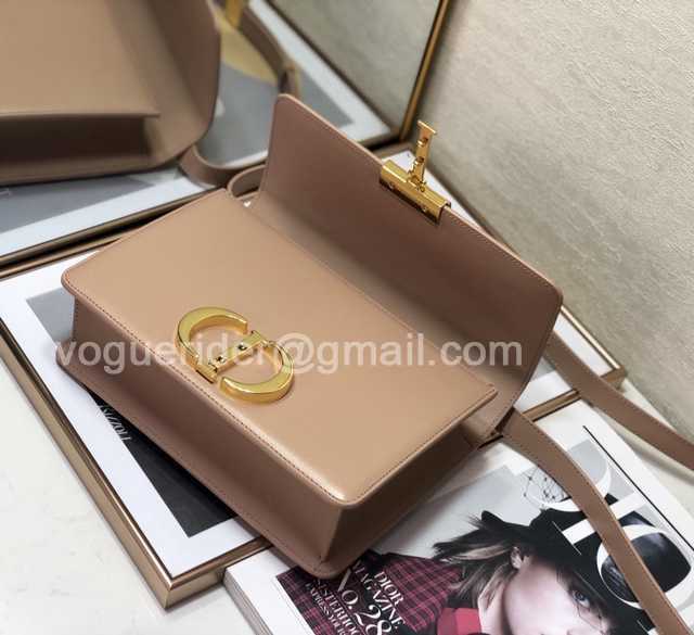 M9030 Leather 24 M9030 Leather 24