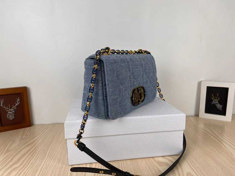 M9242 Caro 25 Denim M9242 Caro 25 Denim