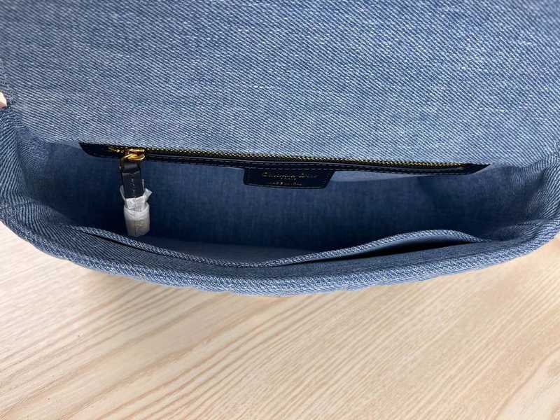 M9242 Caro 25 Denim M9242 Caro 25 Denim