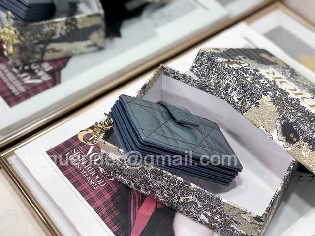 2236 Card Holder 10 2236 Card Holder 10