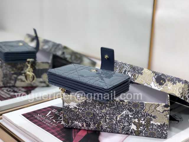 2236 Card Holder 10 2236 Card Holder 10