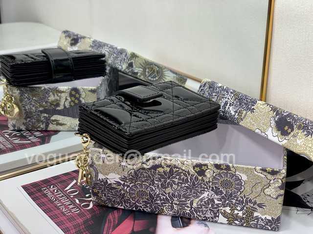 2236 Card Holder 10 2236 Card Holder 10