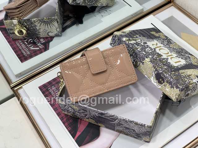 2236 Card Holder 10 2236 Card Holder 10