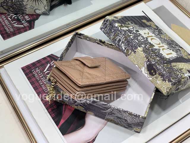 2236 Card Holder 10 2236 Card Holder 10