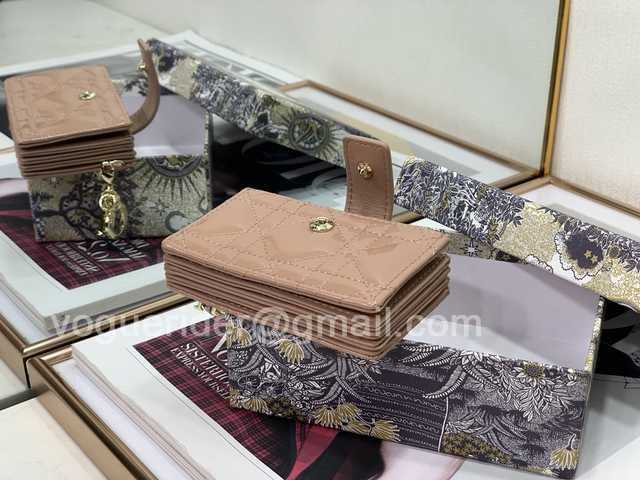 2236 Card Holder 10 2236 Card Holder 10