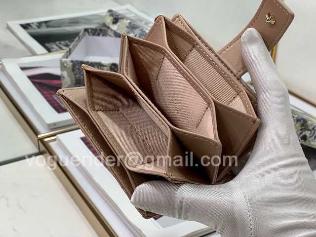 2236 Card Holder 10 2236 Card Holder 10