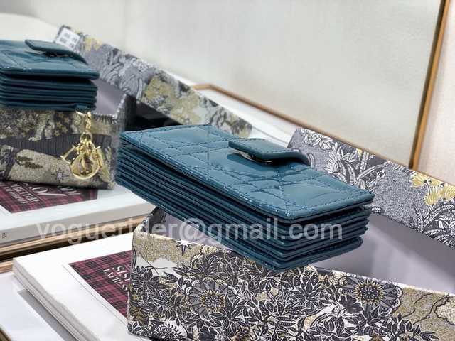 2236 Card Holder 10 2236 Card Holder 10