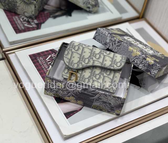 2220 Saddle Card Holder 10 2220 Saddle Card Holder 10