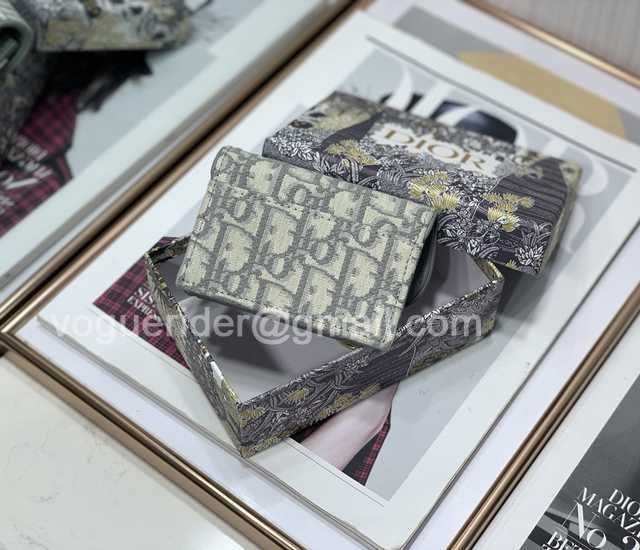 2220 Saddle Card Holder 10 2220 Saddle Card Holder 10