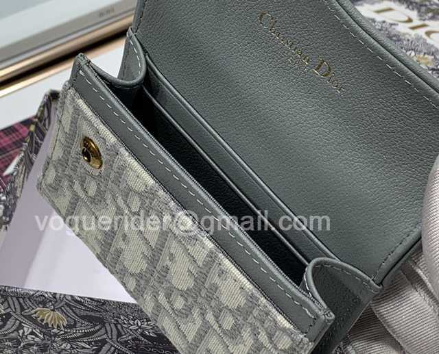 2220 Saddle Card Holder 10 2220 Saddle Card Holder 10