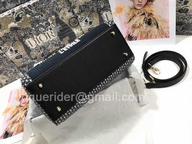 M0565 Embroidery 24 M0565 Embroidery 24